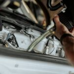 Płyny eksploatacyjne wymiana – kiedy i jak ją przeprowadzić?